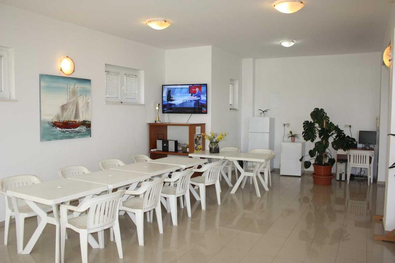 Villa Dvor Apartments Omiš Exterior foto