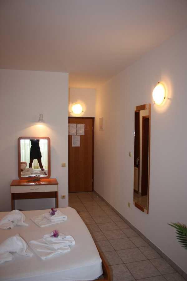 Villa Dvor Apartments Omiš Exterior foto
